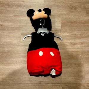 Mickey Mouse costum